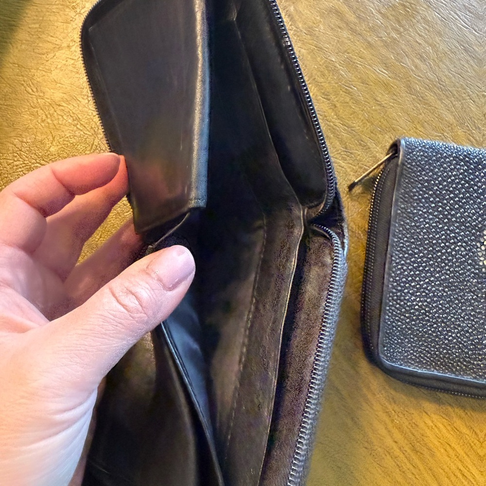 Elegant Black Stingray Leather Wallet—Vintage Shagreen! - Picture 5 of 9